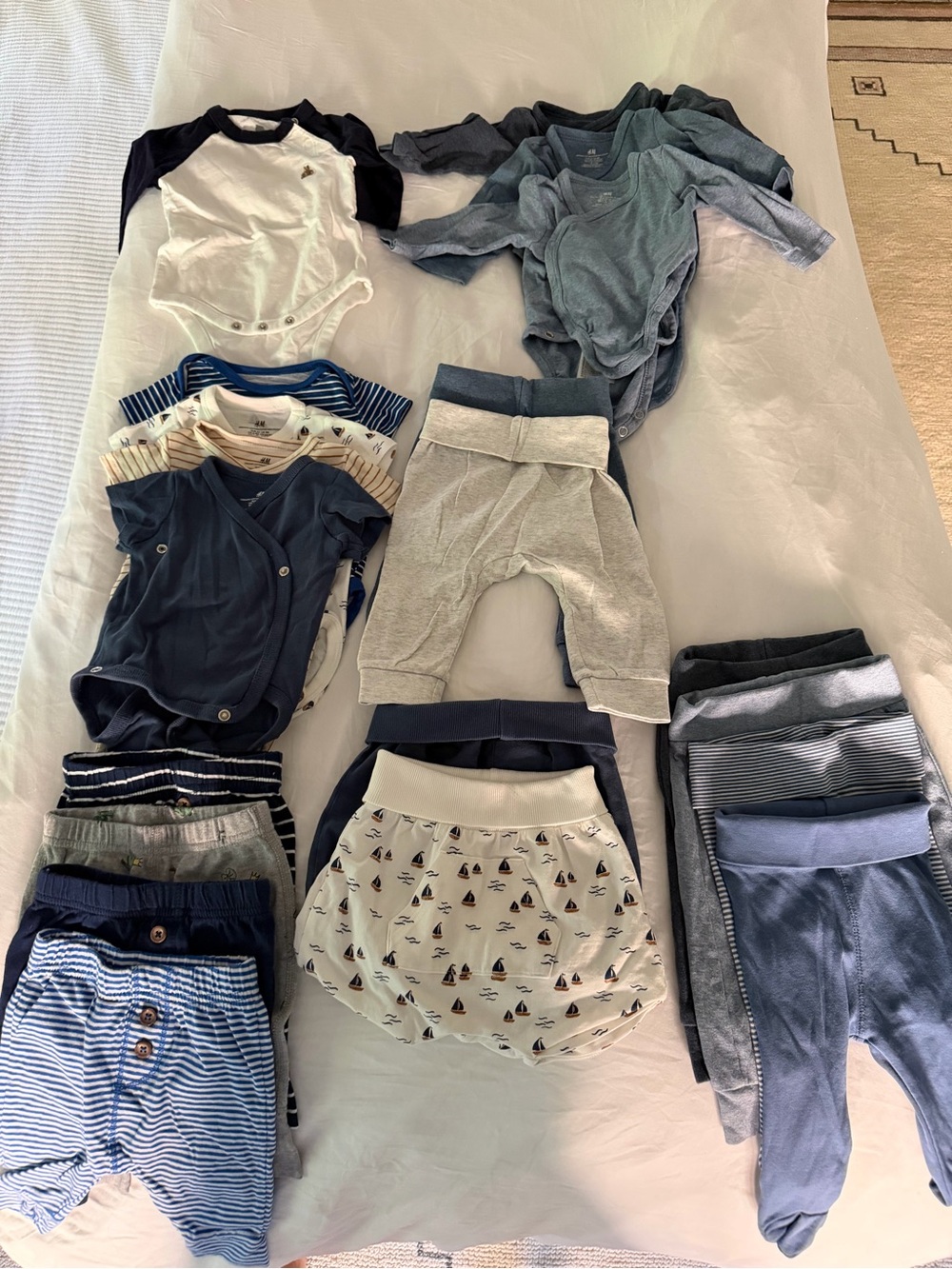 Baby Boys' Navy & Neutral 0-3 month clothing set (20 pieces)